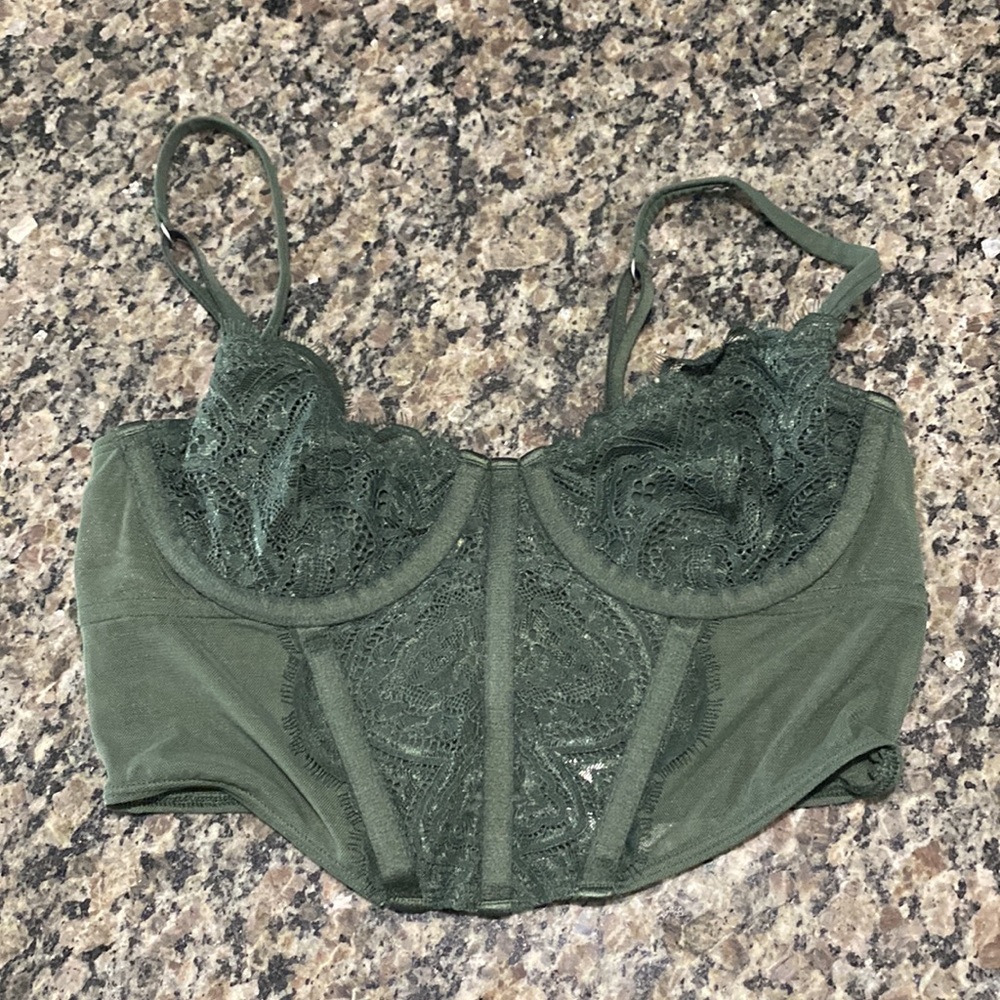 Hollister came bralette and underwear set